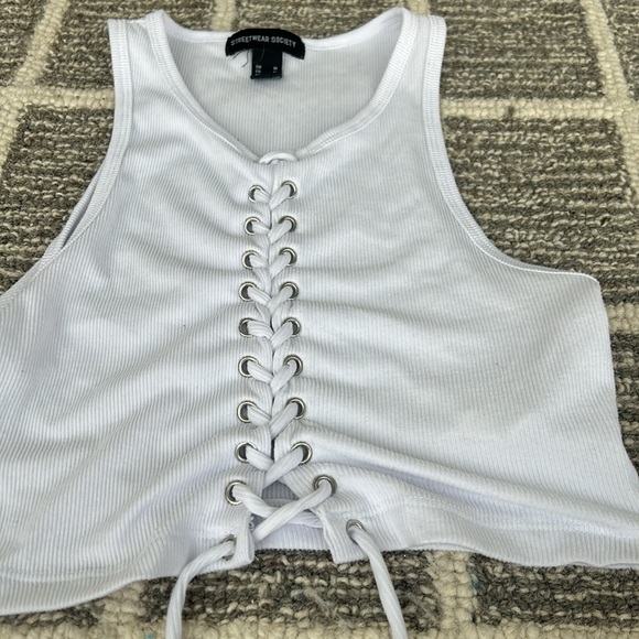 White top for sale (never worn) - Picture 3 of 3